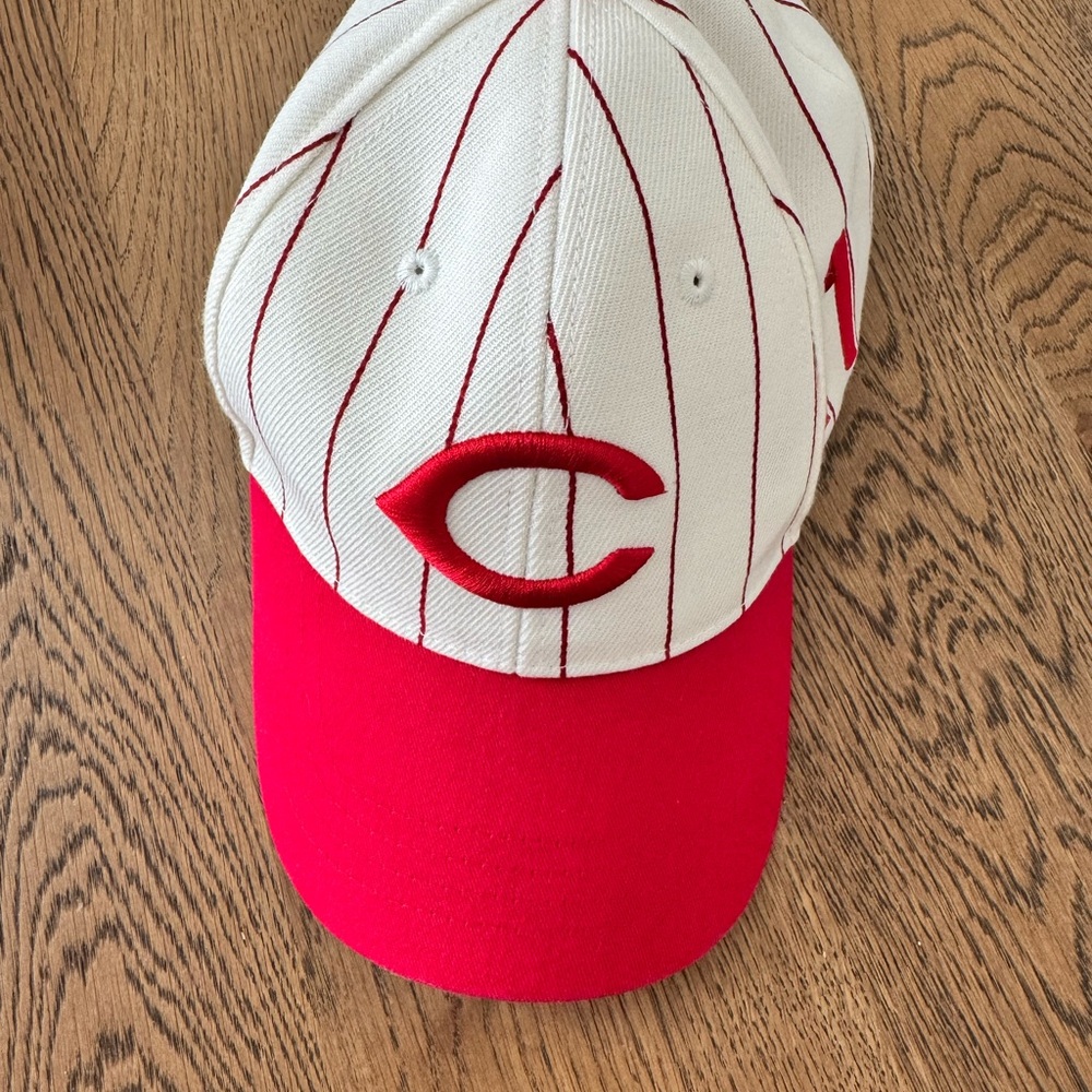 VINTAGE Cincinnati Reds Hat Cap Snapback White Red Pinstripe Giant Logo 90s